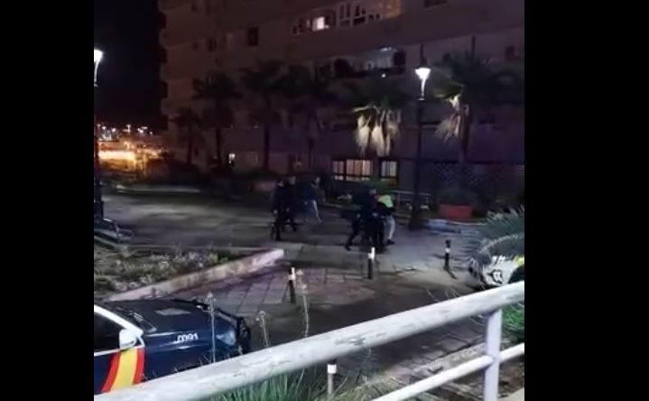 La Junta de Andalucía condecorará a los policías locales de Algeciras que detuvieron al yihadista Yassine Kanjaa. 