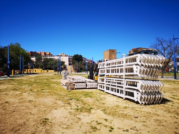 Comienzo del montaje de las casetas en el Parque Feria en 2022.