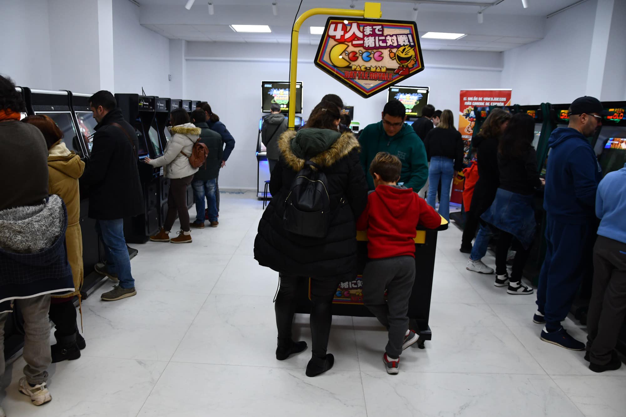 San Roque Arcade, la actividad con máquinas recreativas de los años 80 y 90 que este fin de semana se desarrolla en el Espacio Joven, ya ha registrado sus primeros llenos.