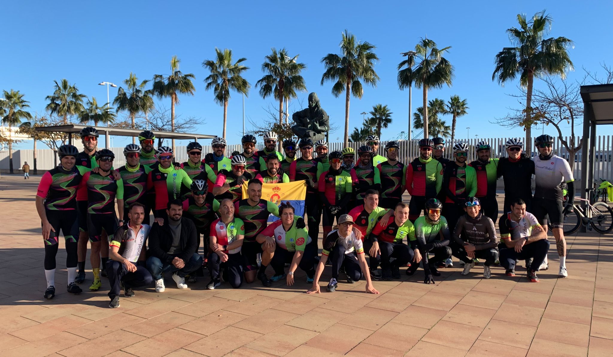 Presentación del equipo Surpool de ciclismo