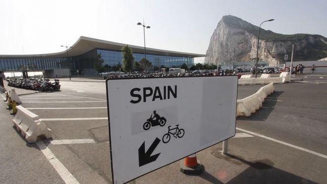 Frontera entre España y Gibraltar. Imagen de archivo. Gibraltar sigue comprometido con alcanzar un acuerdo con la Unión Europea