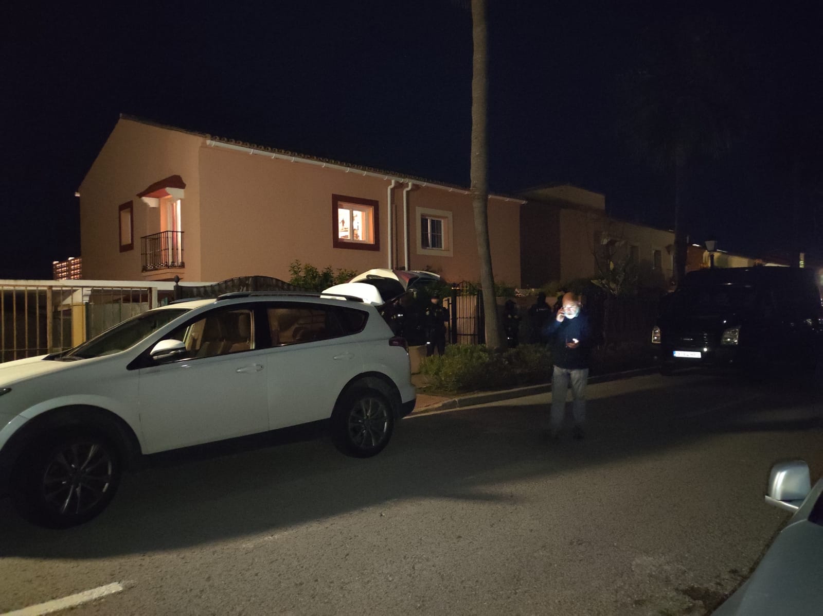 La violencia machista, principal hipótesis de la aparición de dos cadáveres en una casa de La Alcaidesa