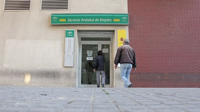 Aumenta el paro de febrero en el Campo de Gibraltar con 303 personas más. Oficina del Servicio Andaluz de Empleo. Imagen de archivo.