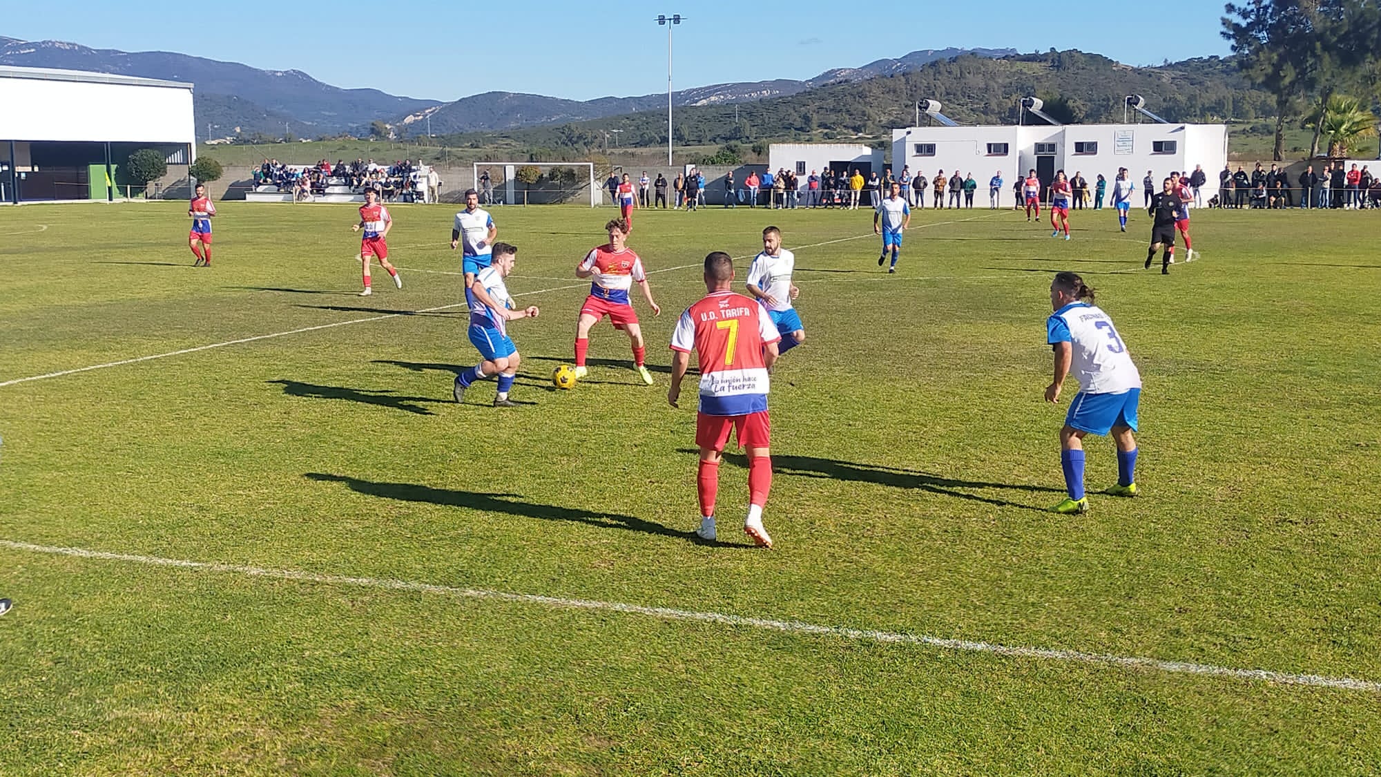 Un lance del encuentro entre el Facinas CF y la UD Tarifa