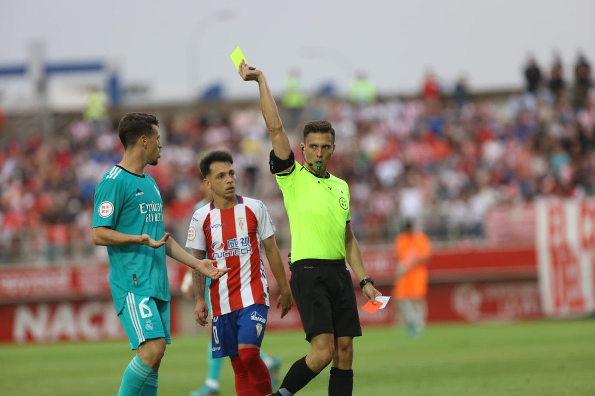El colegiado Alexandre Alemán Pérez, en el pasado Algeciras CF-Real Madrid Castilla/Foto: Juan Carlos González Vázquez