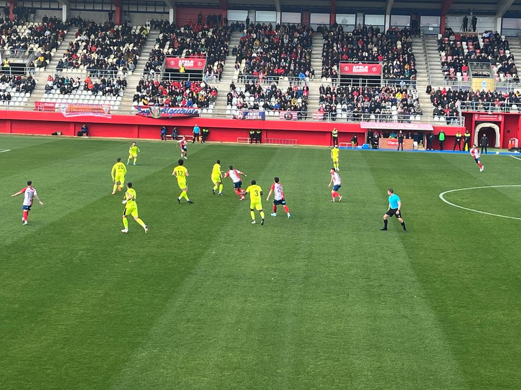 Un momento del partido entre Algeciras y Ceuta. FOTO: D. Fuillerat