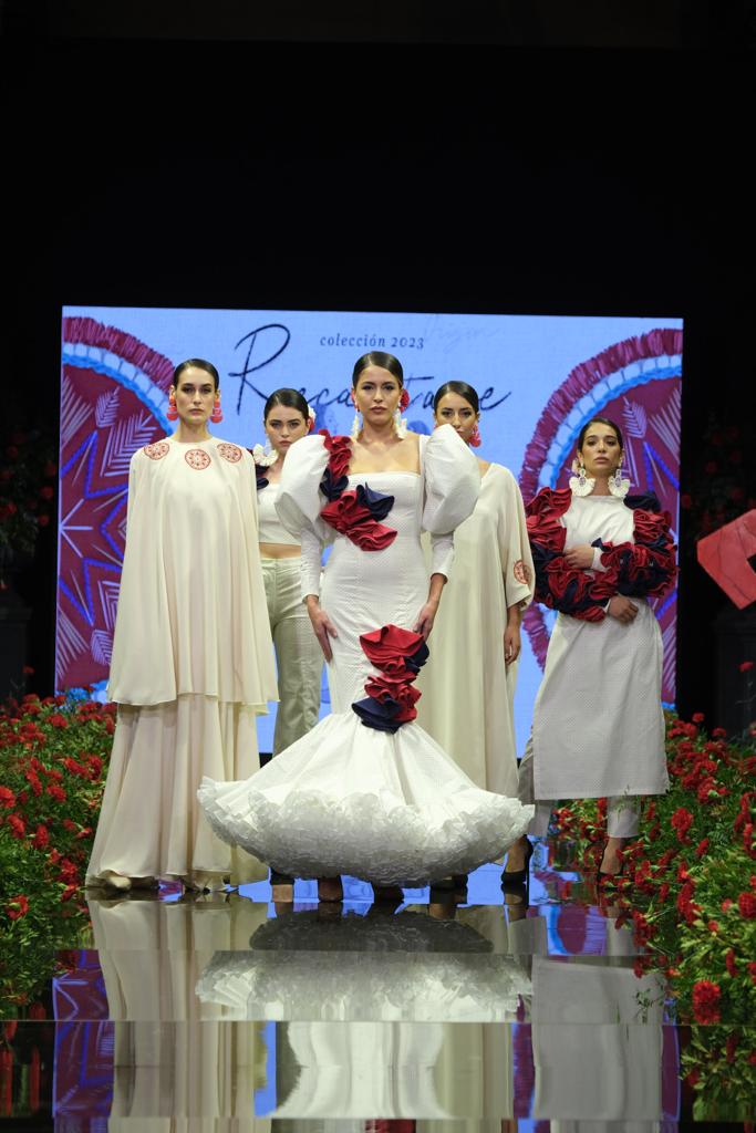 Los diseños de Juanma Saavedra desfilan en la pasarela Tío Pepe en Jerez. Foto: @christiancp_photo.