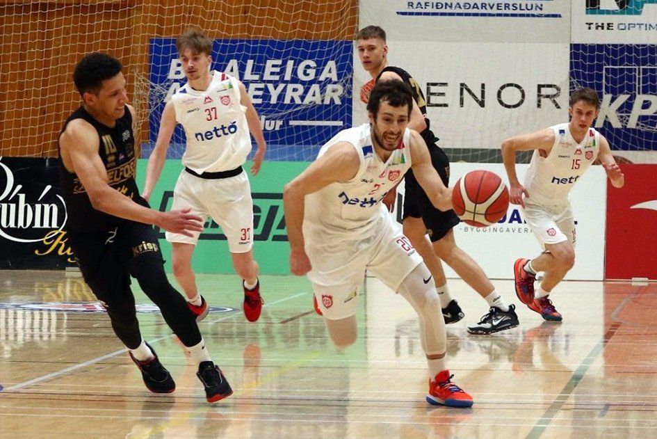 Arturo Fernández Seara Rodríguez, nuevo jugador de UDEA Algeciras, con los colores del UMF Sindri HOFN islandés