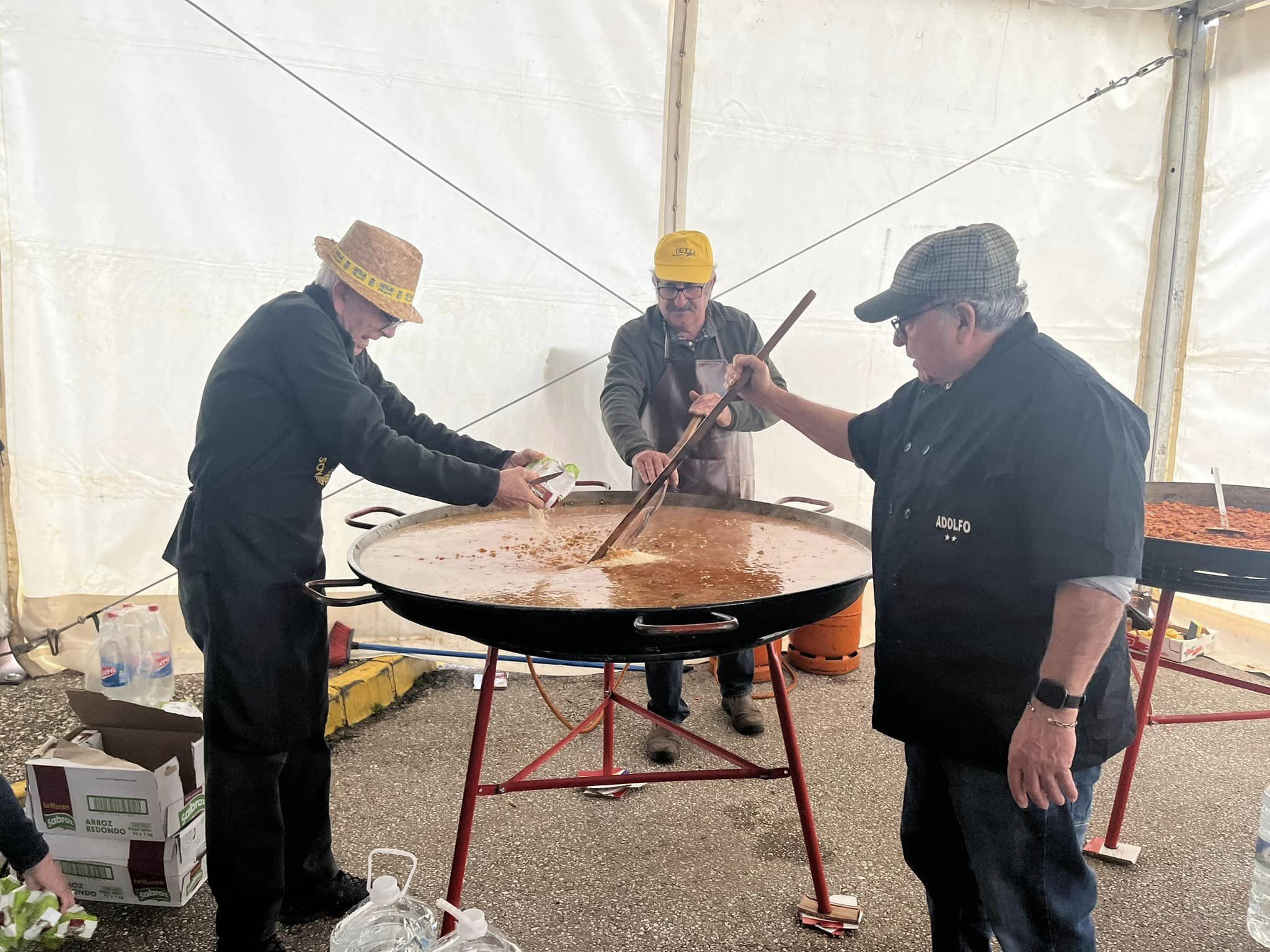 Castellar celebra el Día de la Boyal con más de 400 vecinos que asisten a la paella popular.