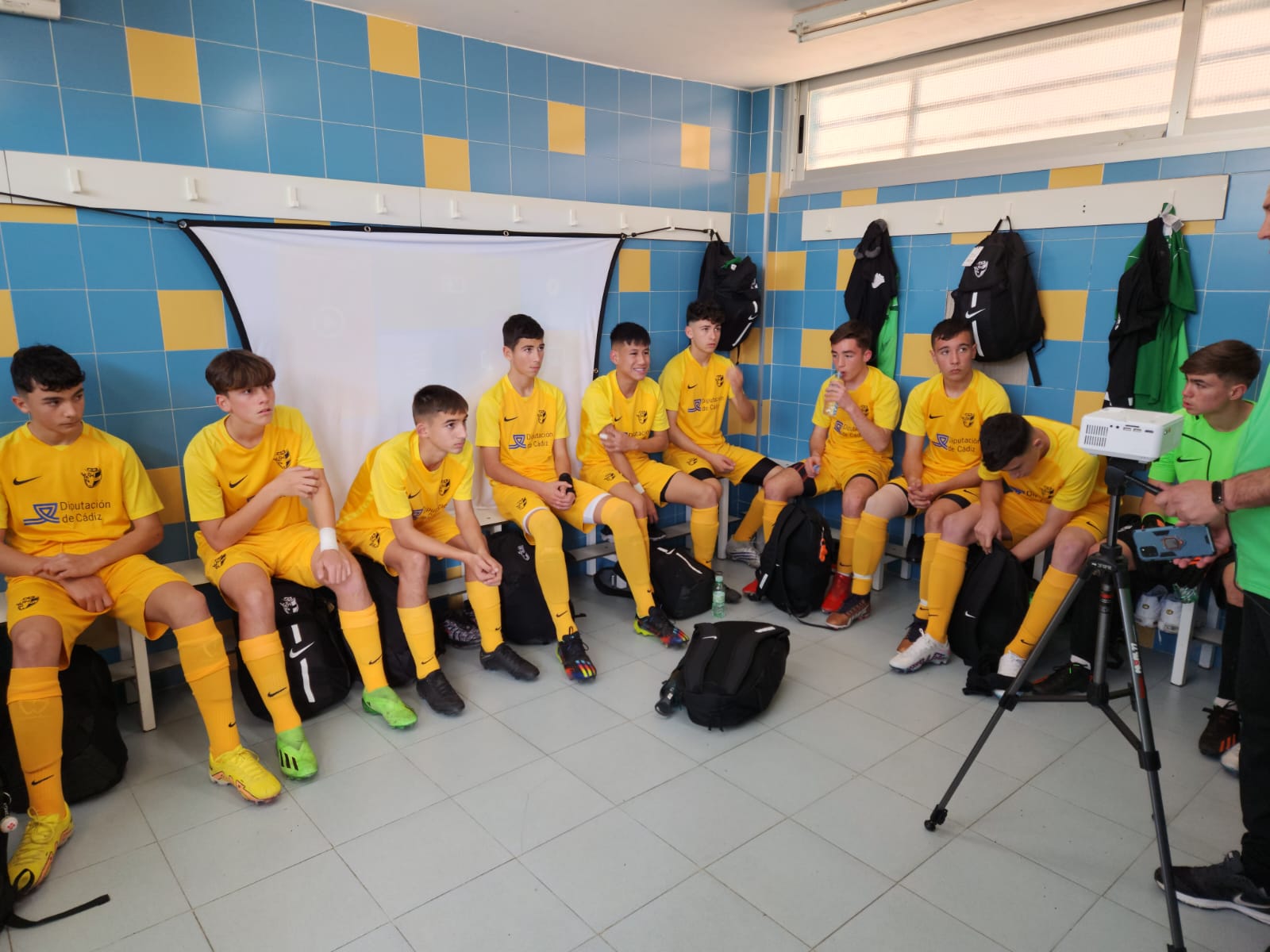 La selección infantil de Cádiz, en el vestuario