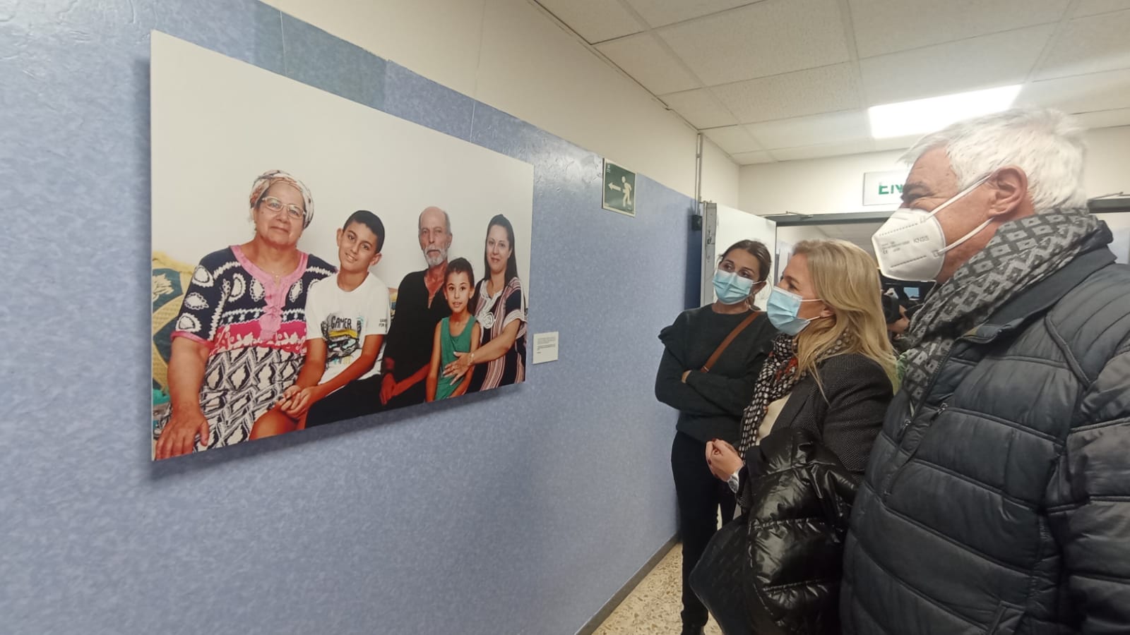 El Hospital Punta de Europa de Algeciras acoge una exposición fotográfica de la Fundación Márgenes y Vínculos