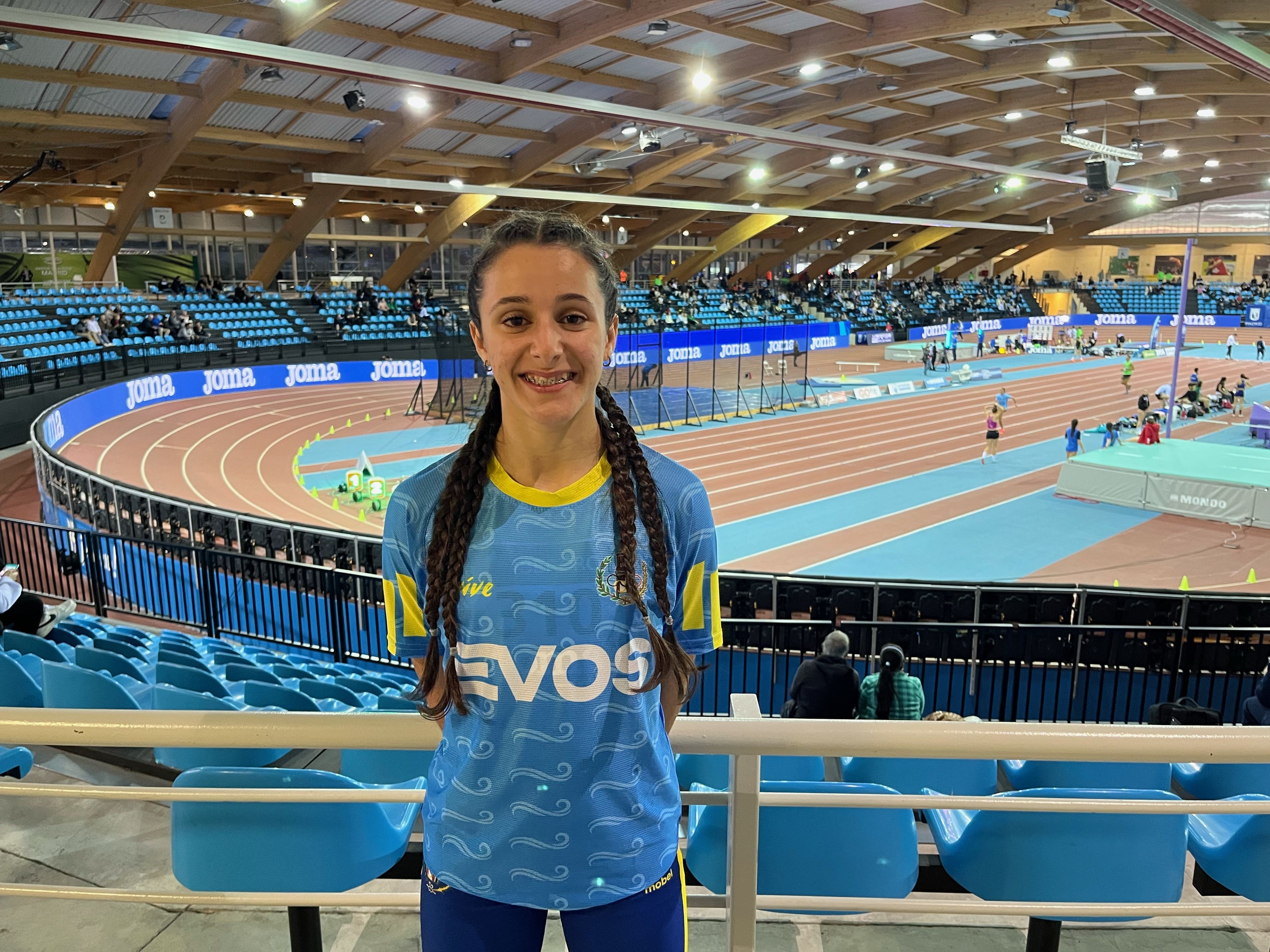 Marina Delgado posa en el Estadio 'Gallur' de Madrid donde se lleva a cabo el Nacional absoluto