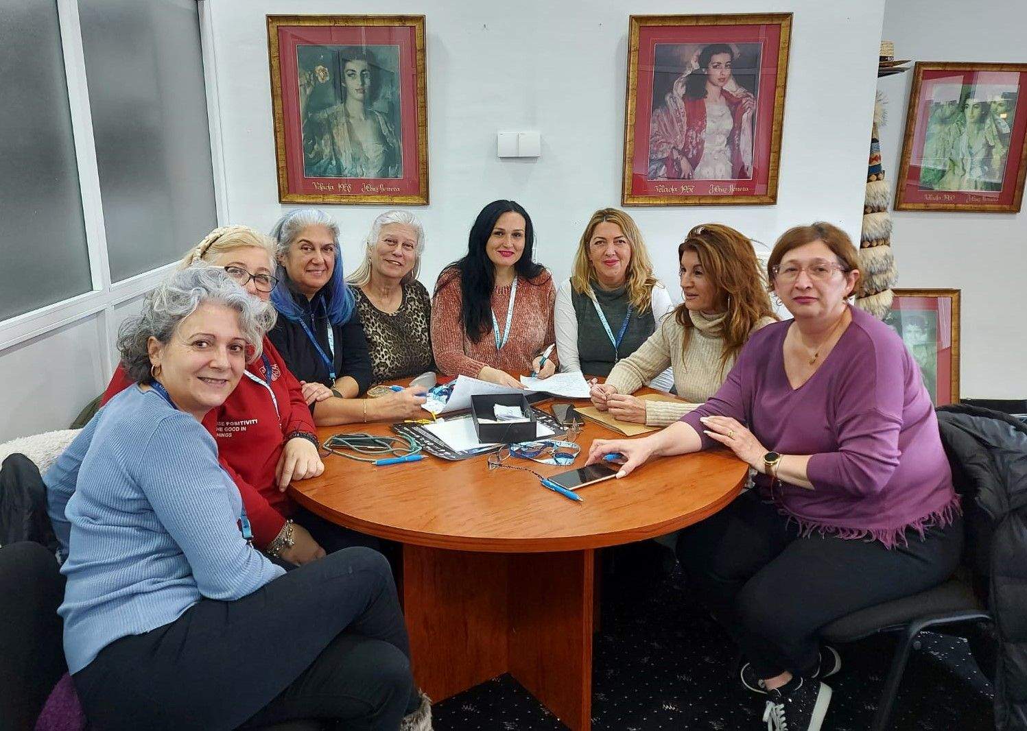 El Ayuntamiento apoya la creación de la Asociación de Crocheteras Linenses.