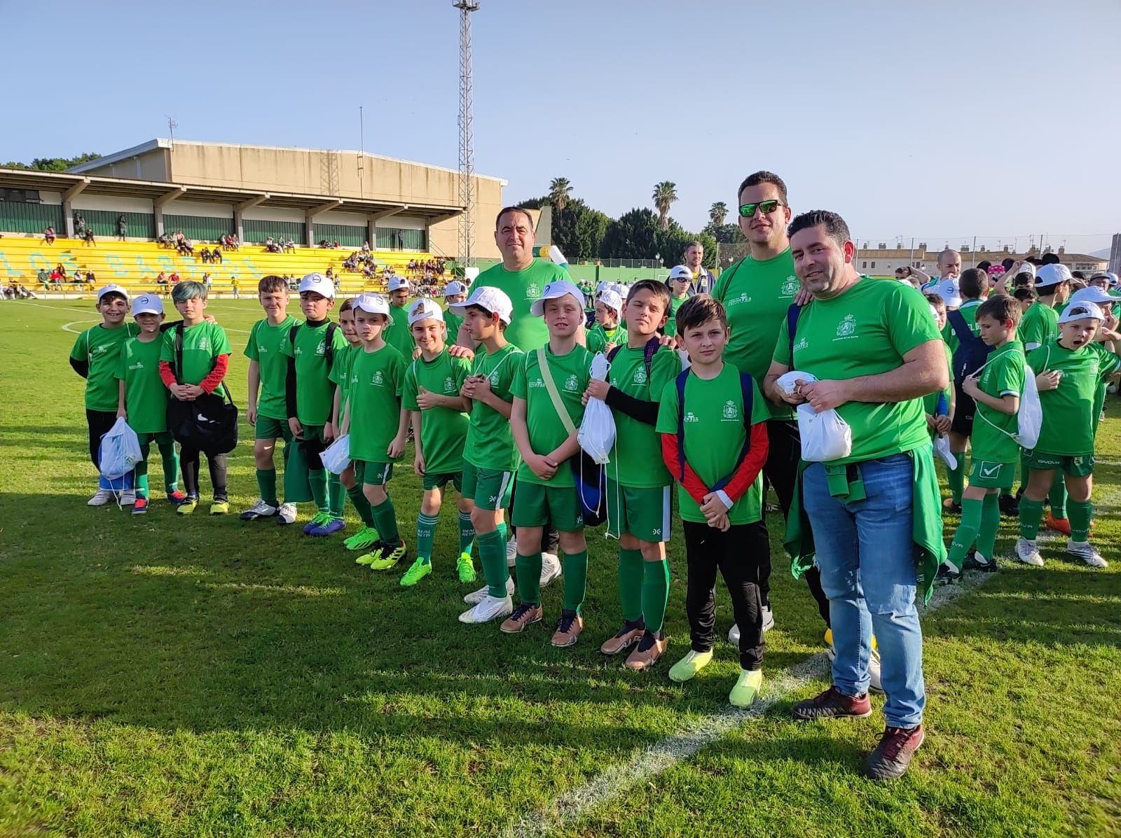 Casi un millar de niños y niñas de todas las edades se reúnen en el Complejo Deportivo de San Rafael por el Día del Deporte