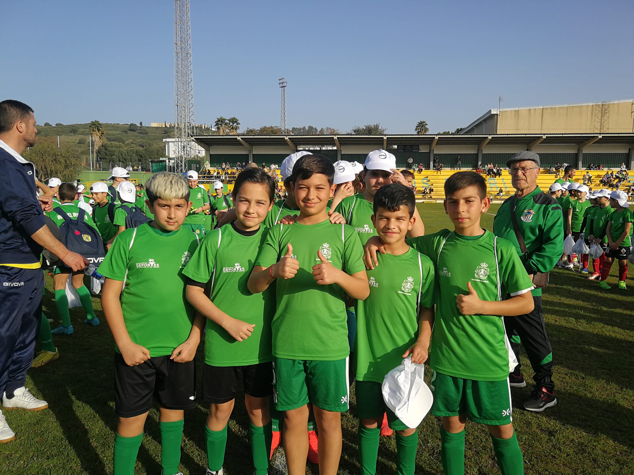 Casi un millar de niños y niñas de todas las edades se reúnen en el Complejo Deportivo de San Rafael por el Día del Deporte