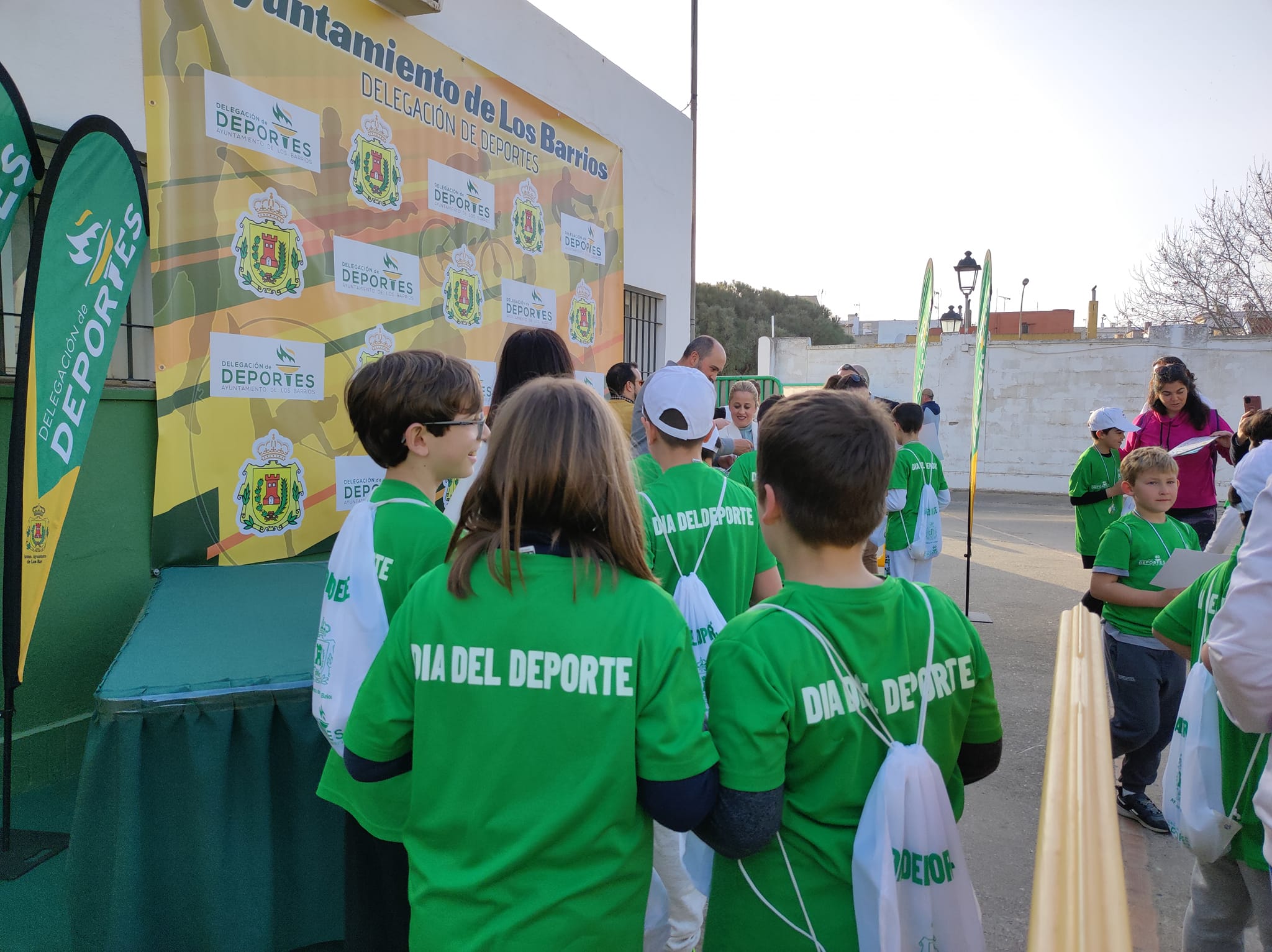 Casi un millar de niños y niñas de todas las edades se reúnen en el Complejo Deportivo de San Rafael por el Día del Deporte