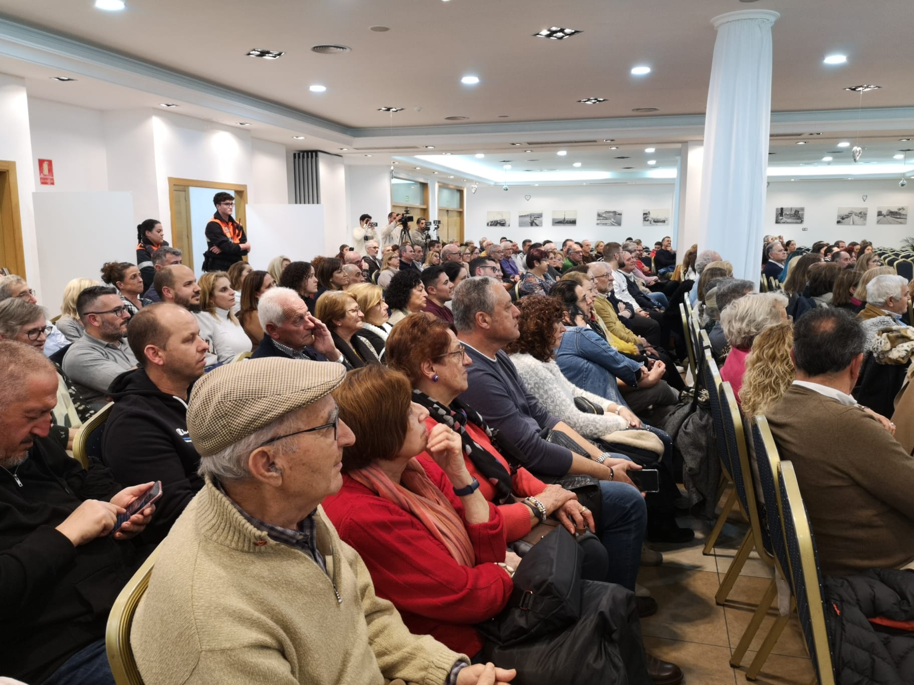 La conferencia de Alfonso Sánchez y Alberto López ‘Los Compadres’, en imágenes 