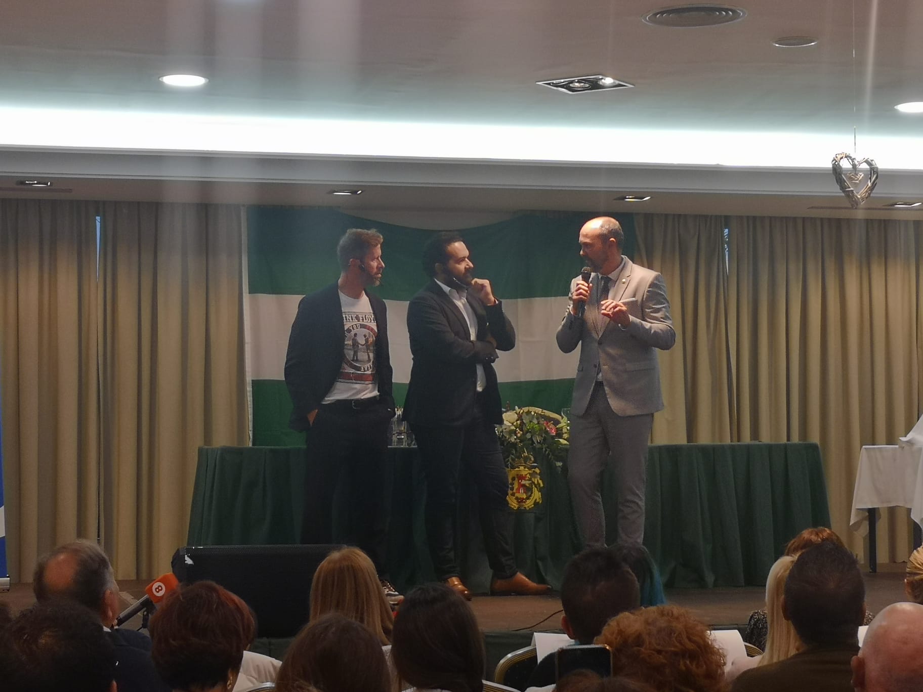 La conferencia de Alfonso Sánchez y Alberto López ‘Los Compadres’, en imágenes 