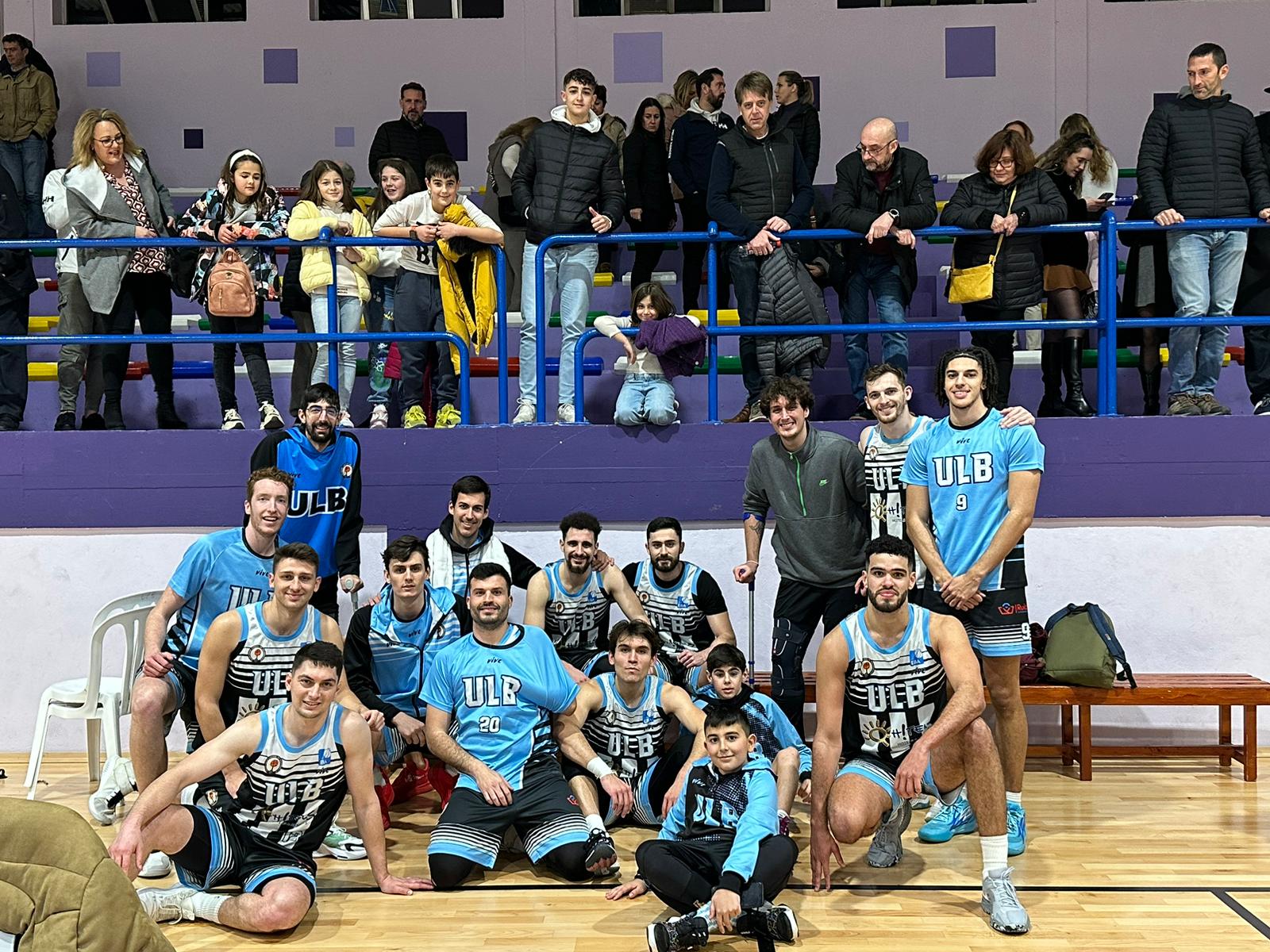 Los jugadores del OH!Tels ULB celebran la victoria frente al CB Marbella