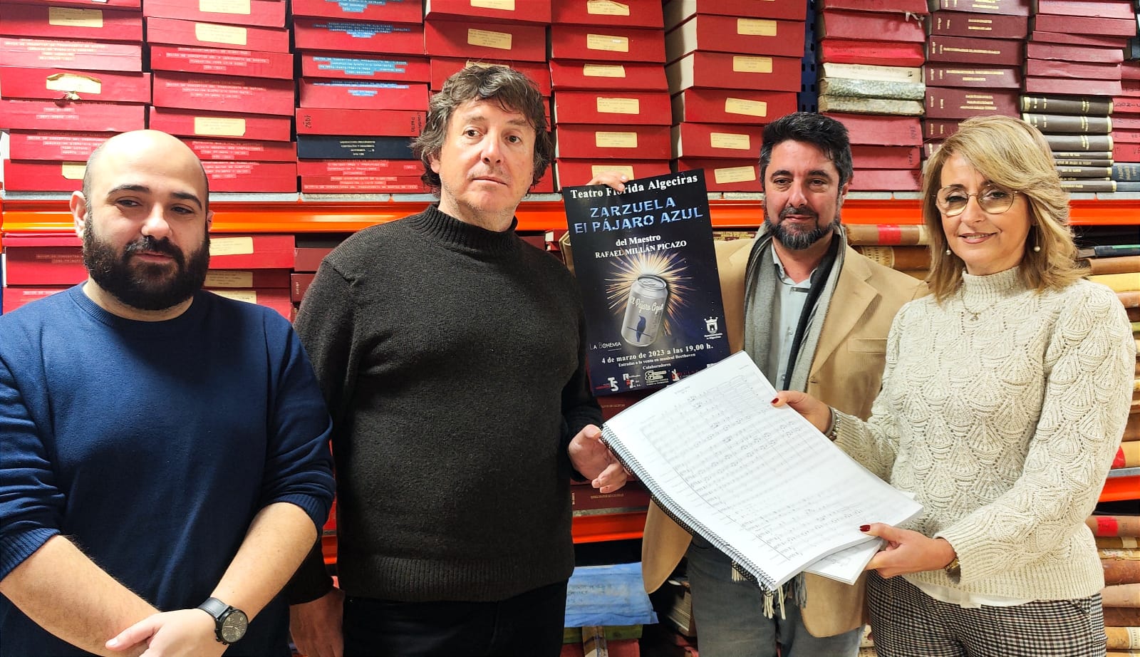 'La Bohemia' entrega al archivo municipal las partituras de la zarzuela 'El pájaro azul' de Millán Picazo