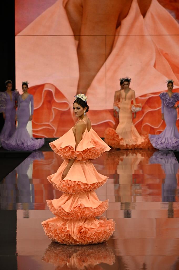 Las flamencas de Gema desfilan en la pasarela Tío Pepe de Jerez. Colección 'Renacer'.