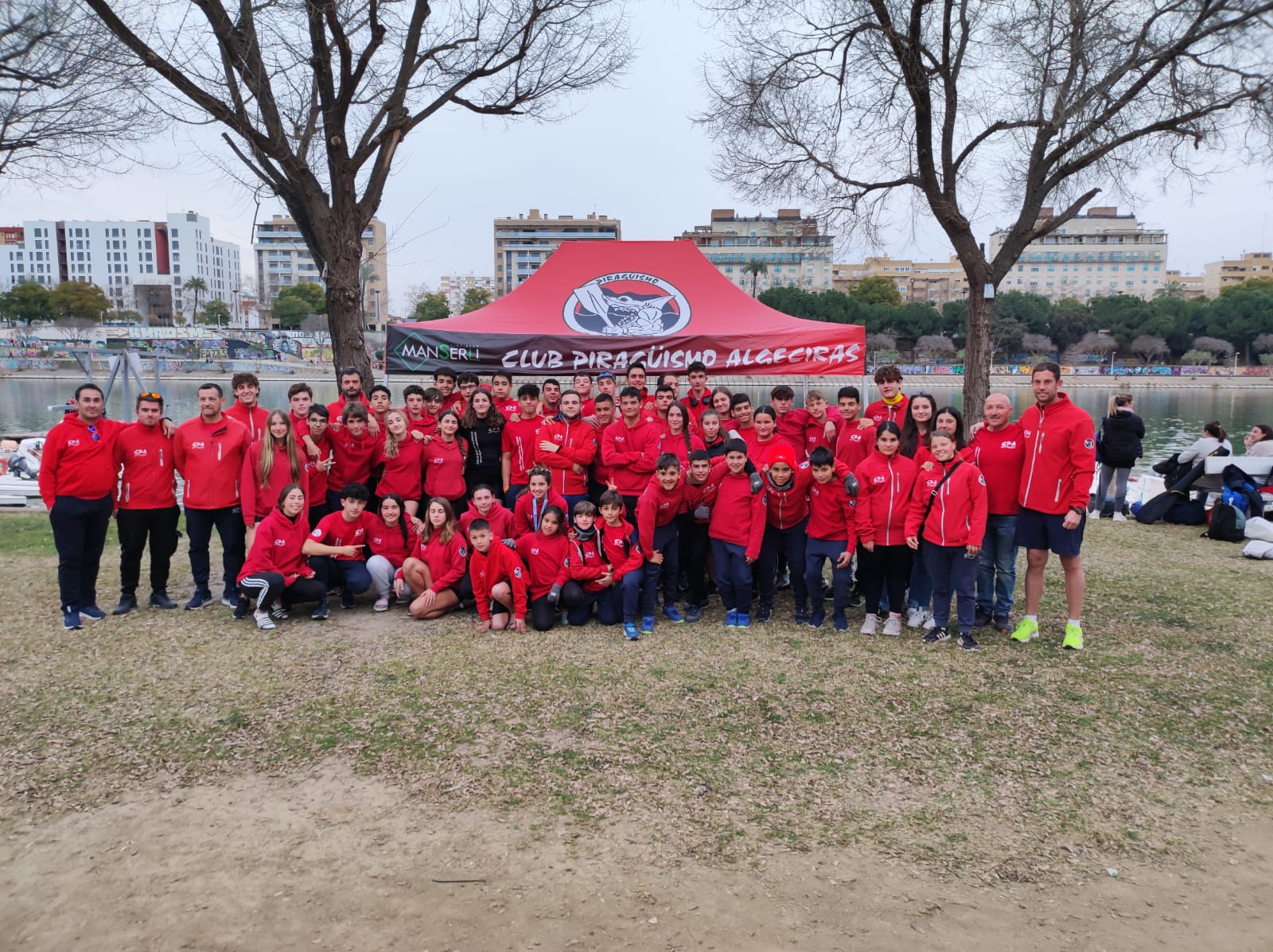 Los componentes del Club Piragüismo Algeciras, hoy en el CEAR La Cartuja