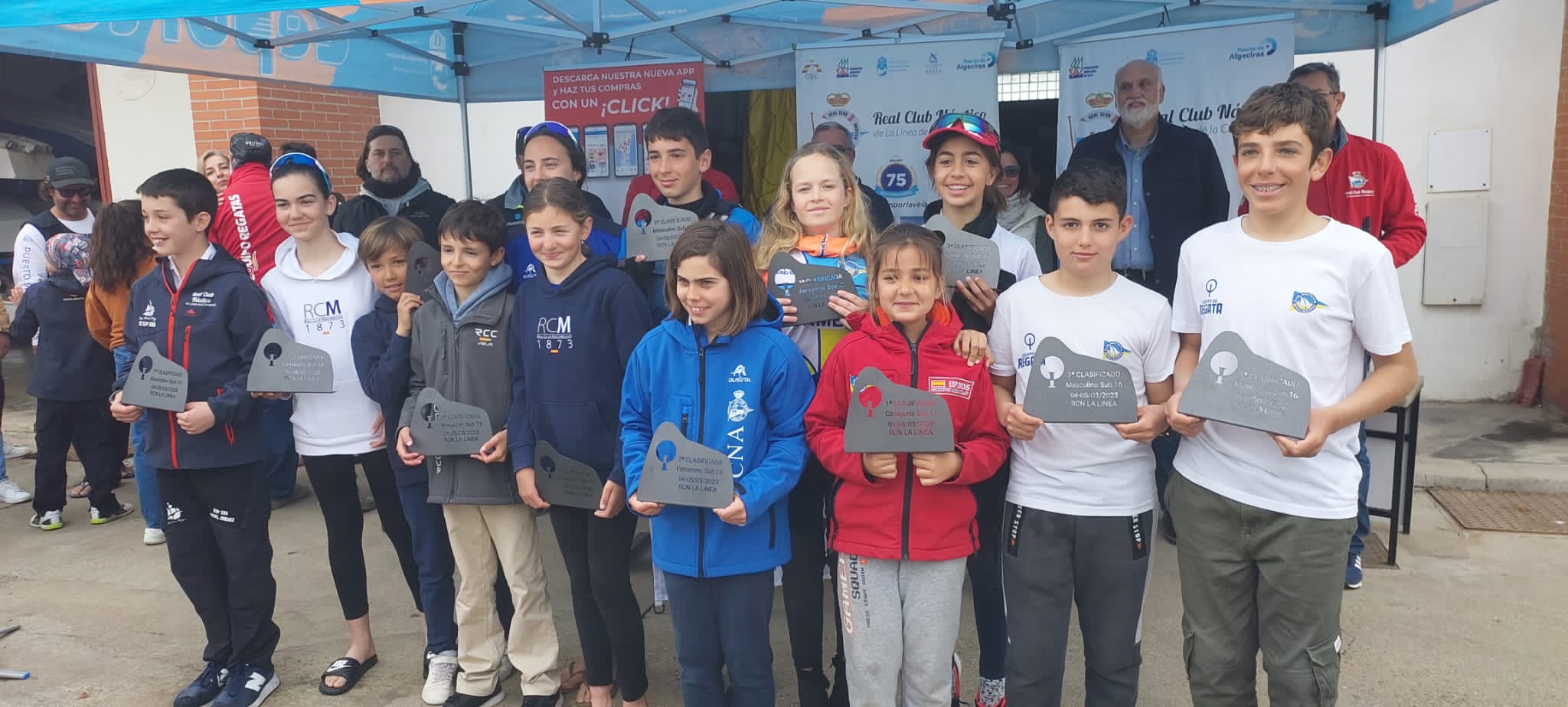 Miguel Jiménez, con el resto de los premiados en la cita del Provincial Málaga-Campo de Gibraltar de optimist