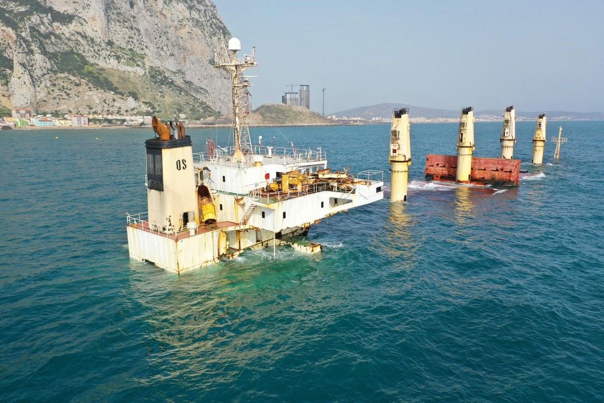 Gibraltar arranca la reflotación del 'OS 35' este sábado tras la mejora del tiempo. Imagen de archivo del buque OS35. Gibraltar arranca la reflotación del 'OS 35' este sábado tras la mejora del tiempo. Imagen de archivo del buque OS35.