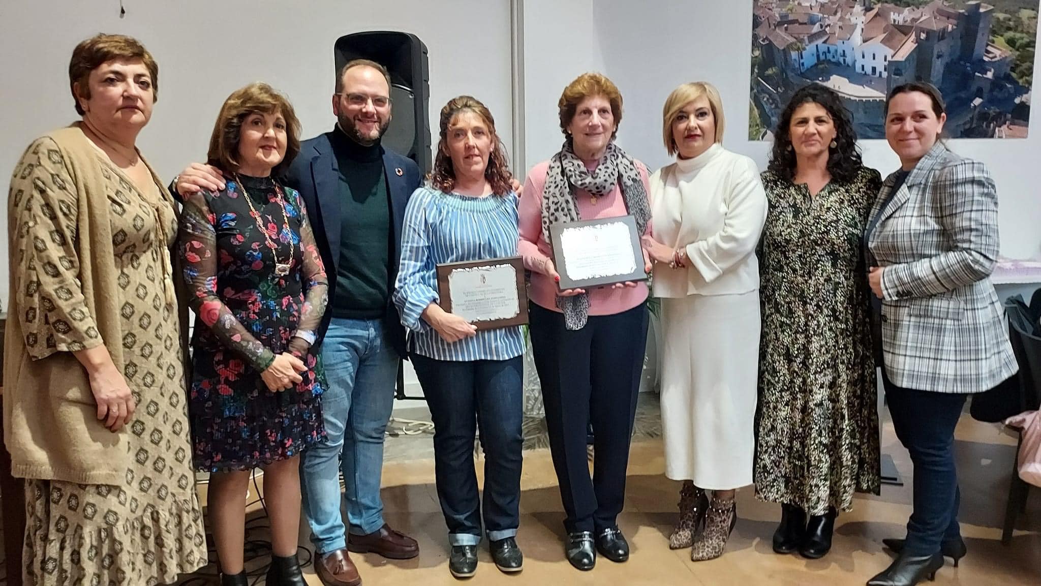 María del Carmen Escaño y Antonia Rodríguez, chisparreras del año.
