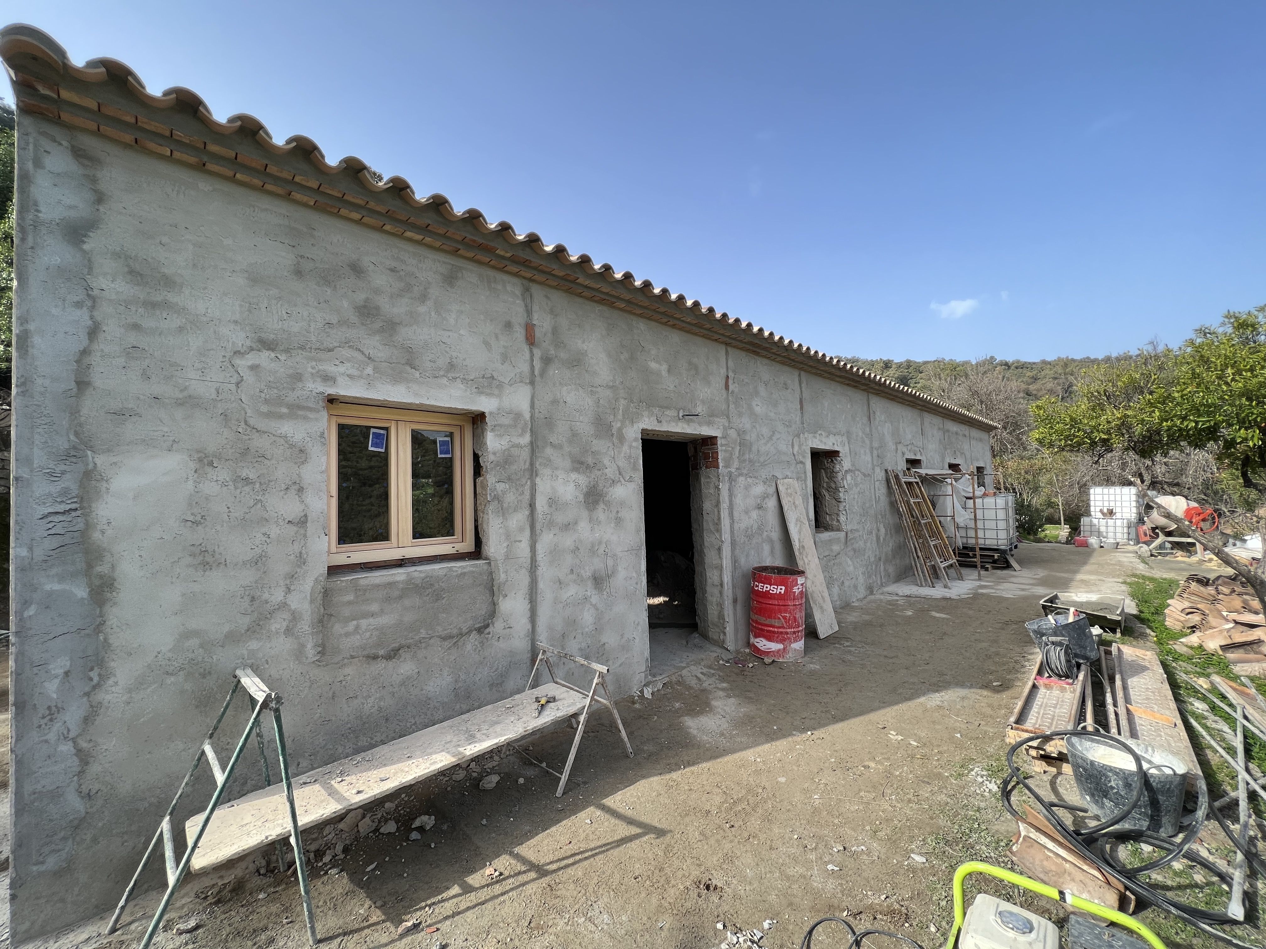 Reinician las obras de rehabilitación del Complejo Turístico del Corchado de San Pablo de Buceite
