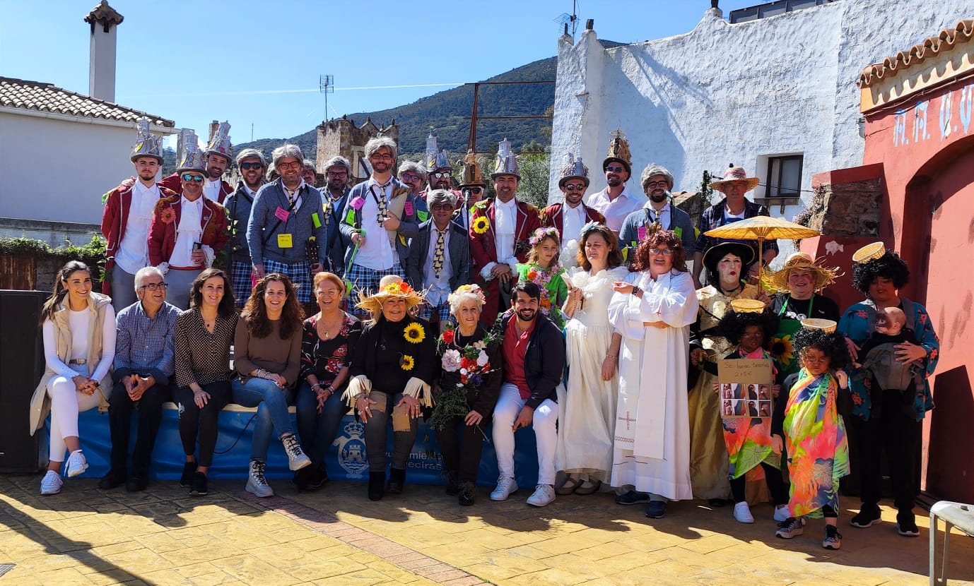 Los vecinos de Pelayo celebran su Carnaval.