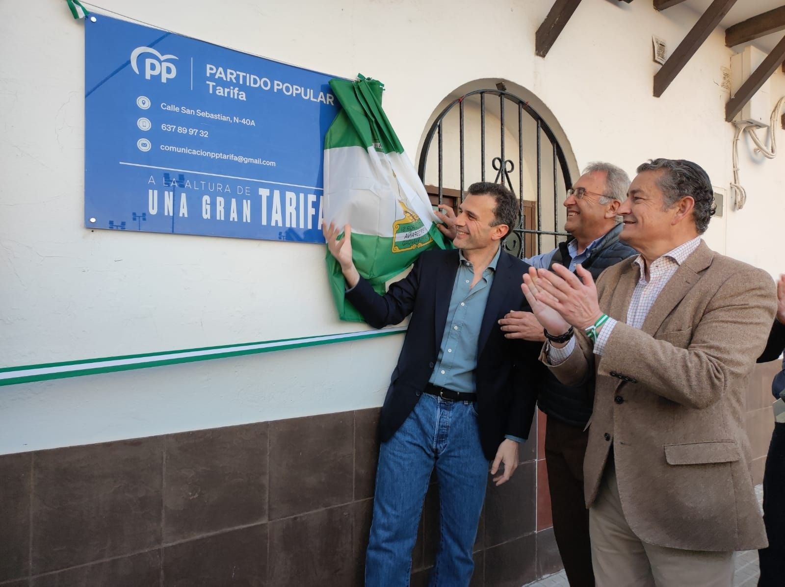 El PP de Tarifa estrena nueva sede con un candidato que se presenta como "la única alternativa real".