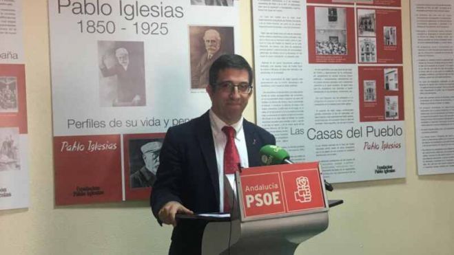 Juan Chacón abandona el PSOE: "No puedo permanecer ni un minuto más donde no se me quiere".