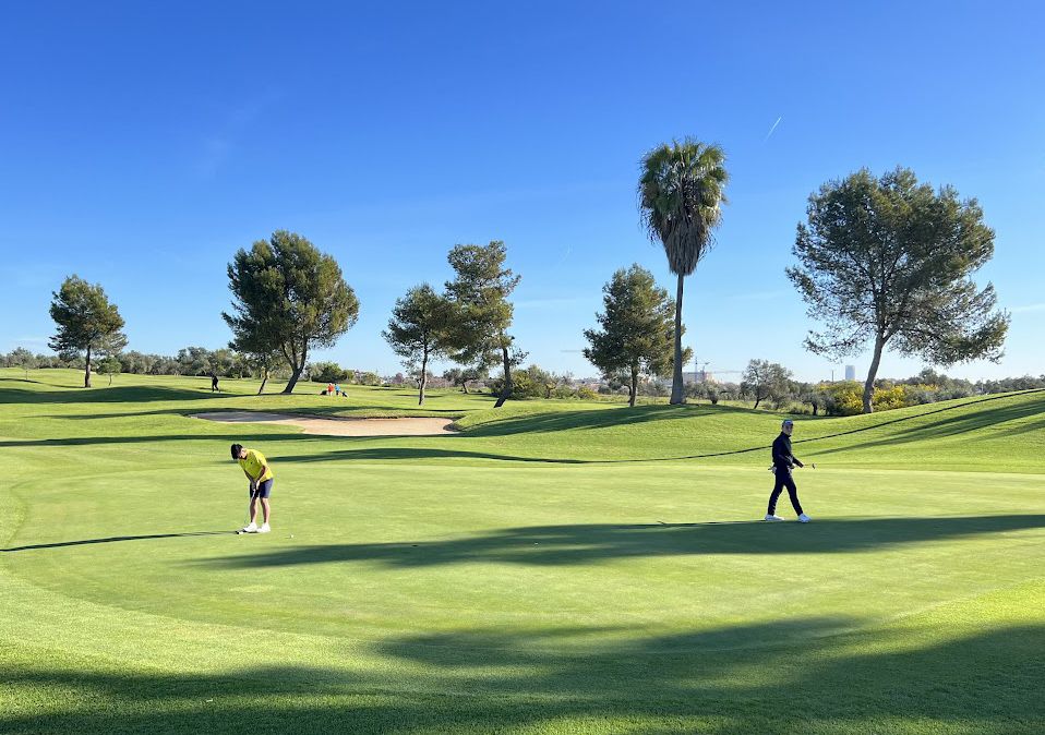 Dos golfistas durante la jornada en el Nacional sub-18