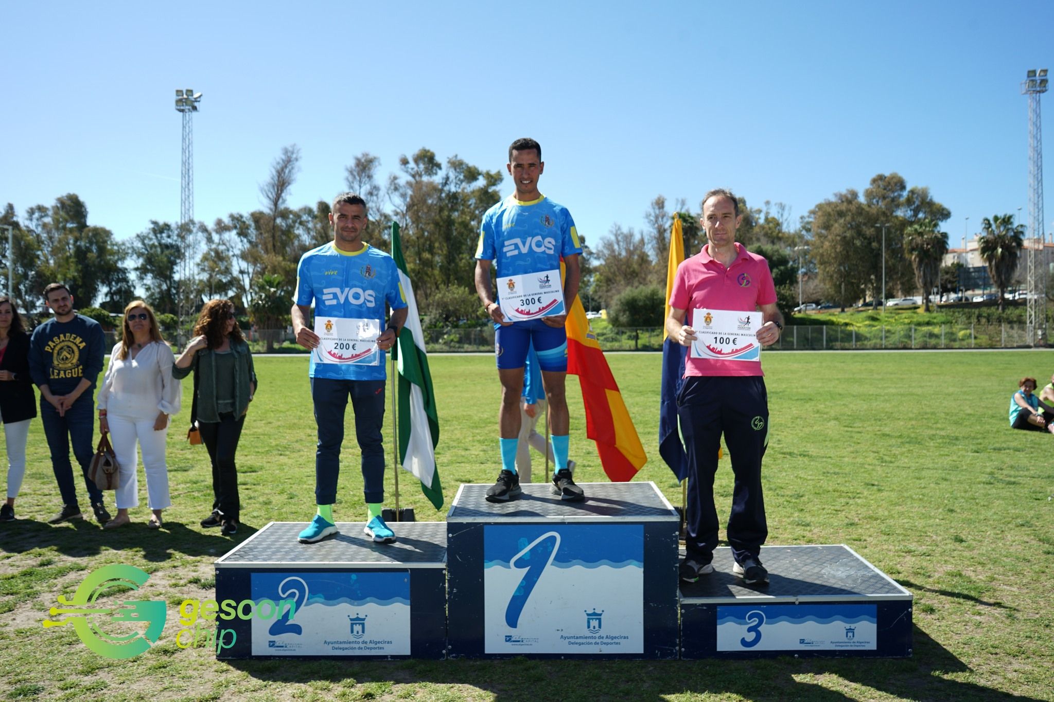 El podio masculino de la VIII Media Maratón 'Ciudad de Algeciras' con Hassan Amar, Mustapha Sabili y Fidel Jorge Ruiz