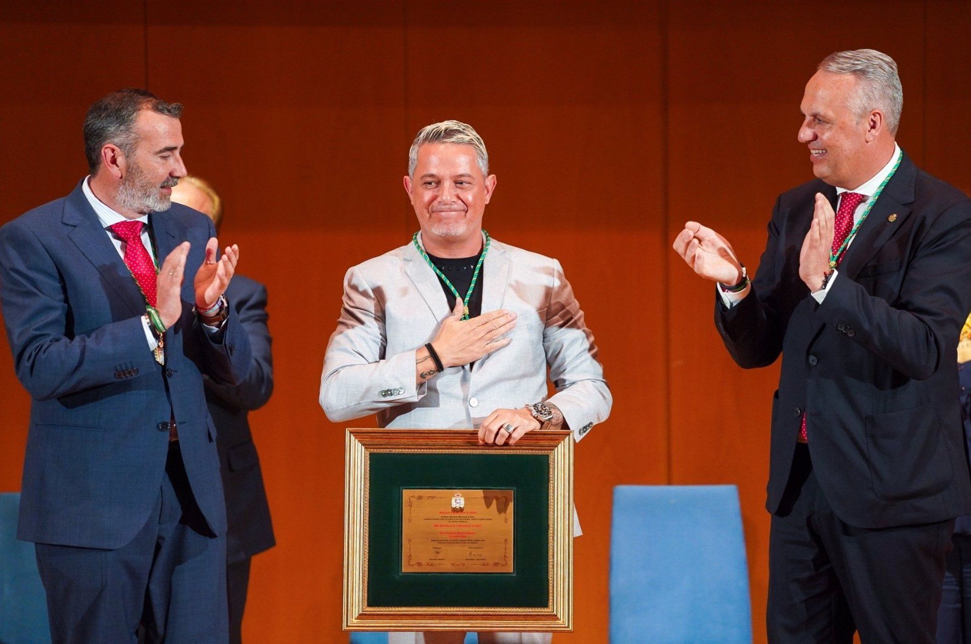 Alejandro Sanz recoge el título de Hijo Predilecto de la Provincia: "Cádiz significa todo lo que soy".