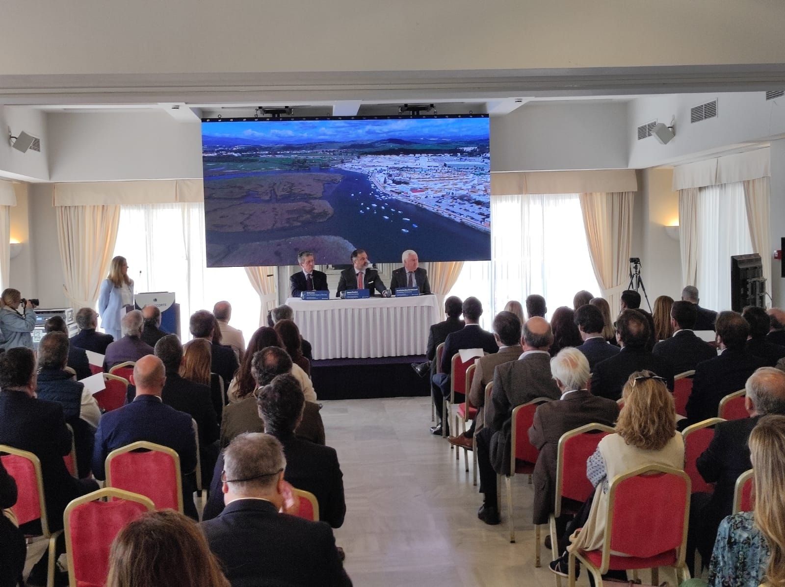 Un momento de acto celebrado en el hotel Guadacorte Park.