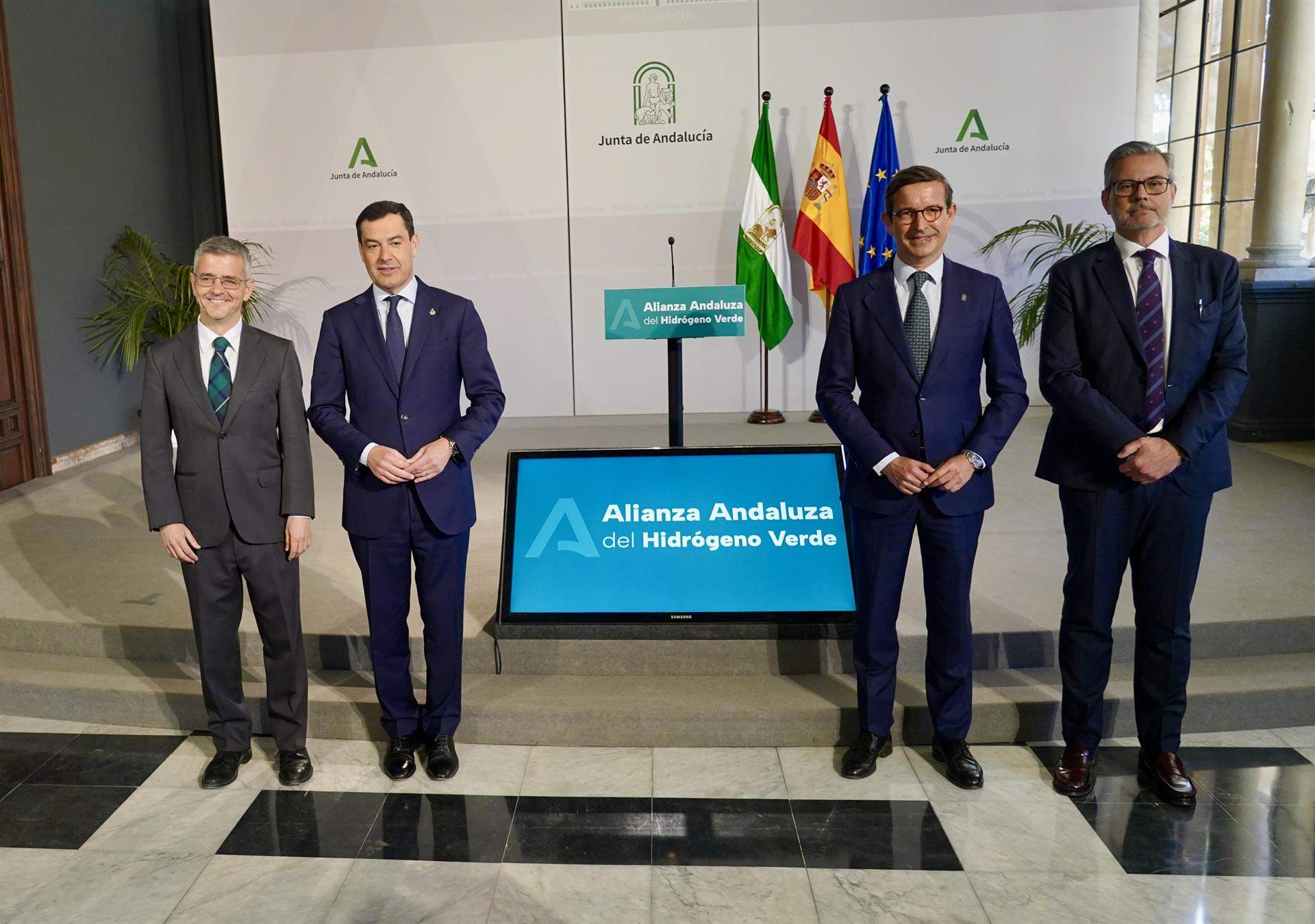 El presidente de la Junta, Juanma Moreno, firma una alianza con unas 150 empresas para convertir a Andalucía en referente mundial del hidrógeno verde - EDUARDO BRIONES - EUROPA PRESS