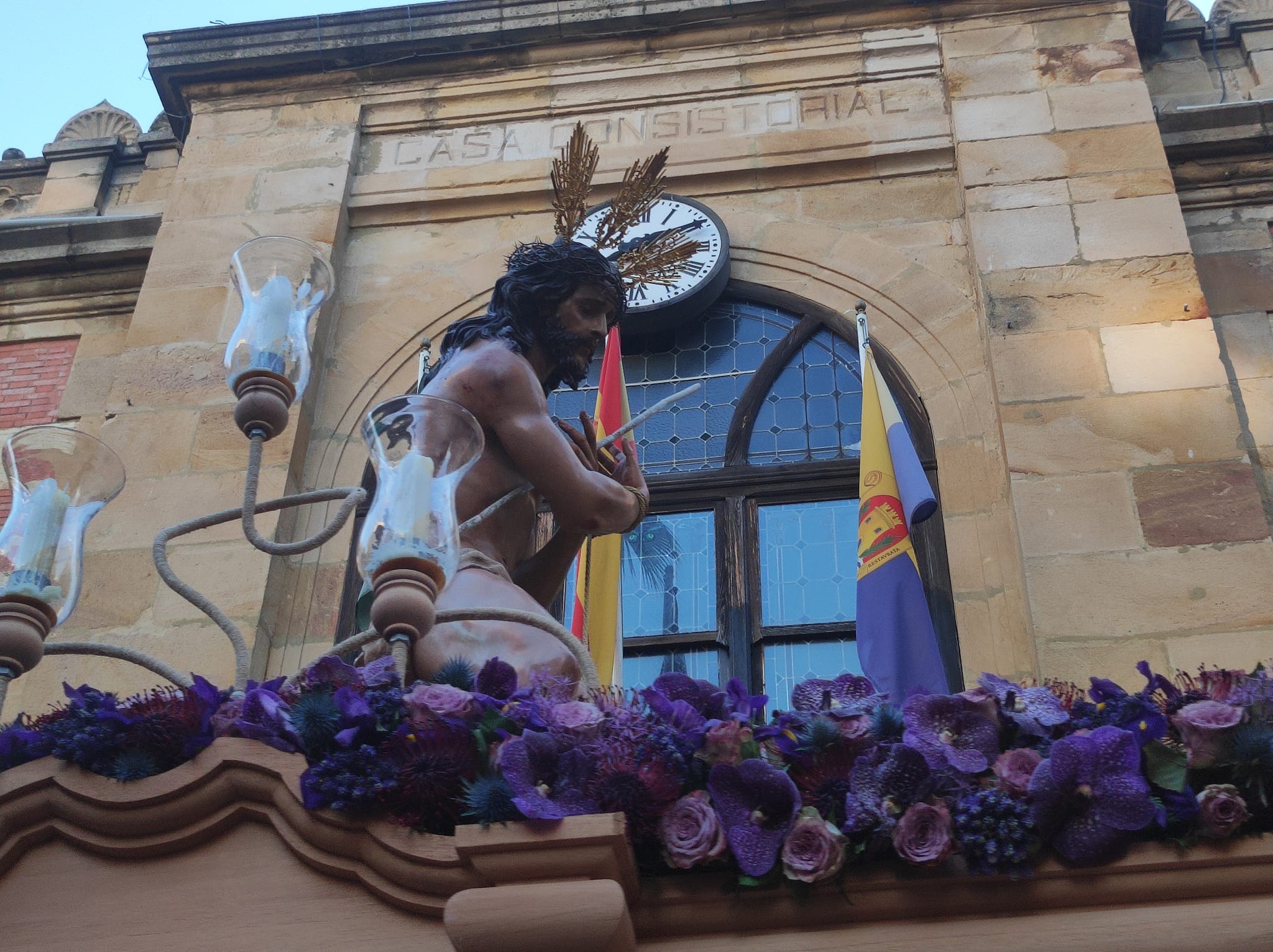 Jesús Coronado de Espinas a su paso por Carrera Oficial.