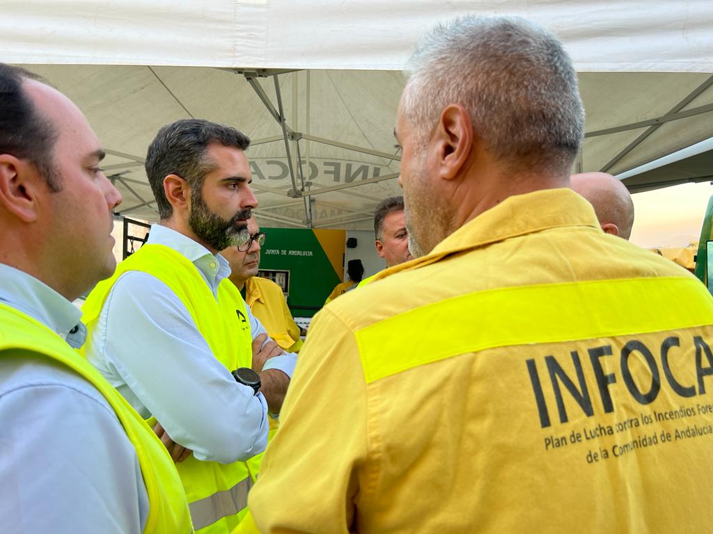 La Junta eleva el nivel de riesgo de incendios y pone en alerta a 2.500 efectivos y 120 vehículos. El consejero de Sostenibilidad, Medio Ambiente y Economía Azul, Ramón Fernández Pacheco.