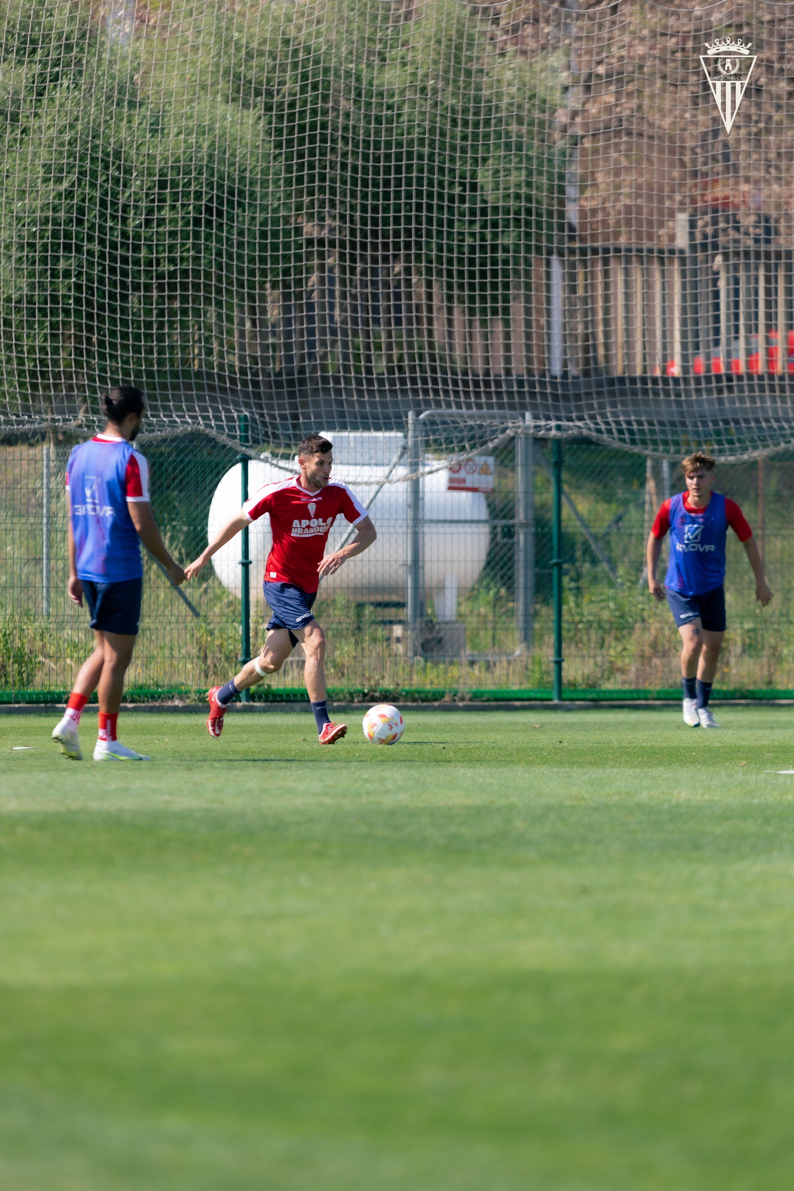 El capitán, Iván Turrillo, que marcó el domingo pasado, en una sesión de entreno. FOTO: ACF