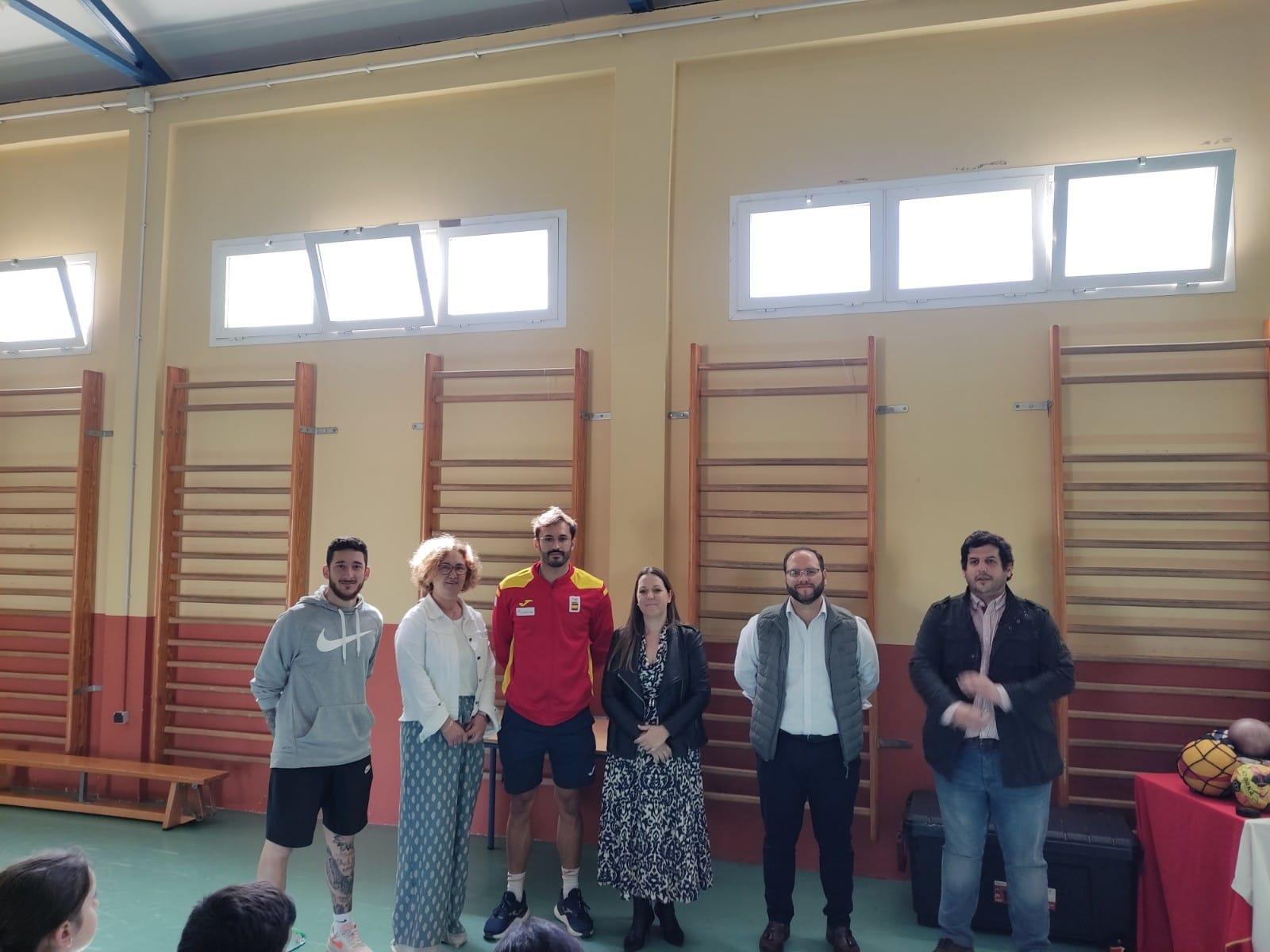 El delegado de Deporte destaca los valores del programa Todos Olímpicos en el CEIP 'Tierno Galván' de Castellar 