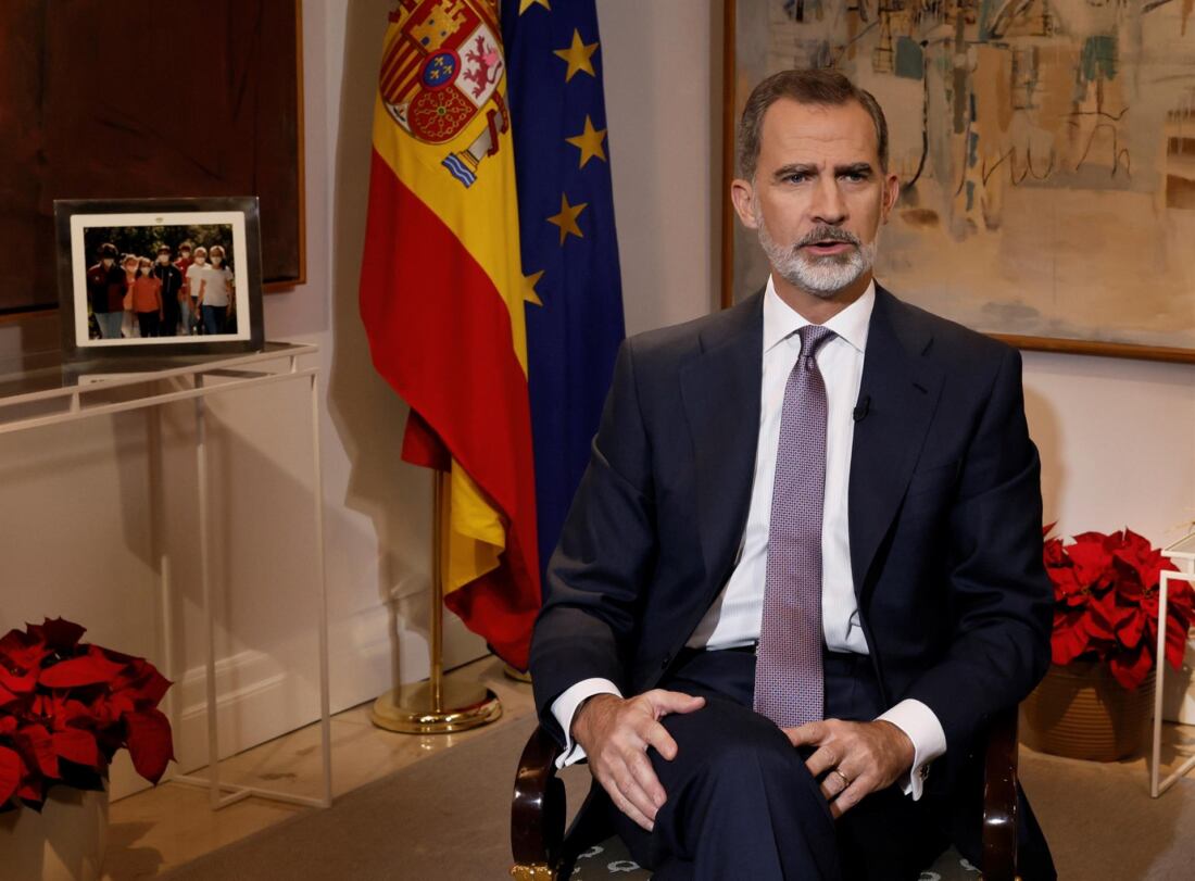 El Rey Felipe VI ofrece su tradicional discurso de Nochebuena desde el Palacio de la Zarzuela, a 24 de diciembre de 2021, en Madrid (España). - Pool. Imagen de archivo.