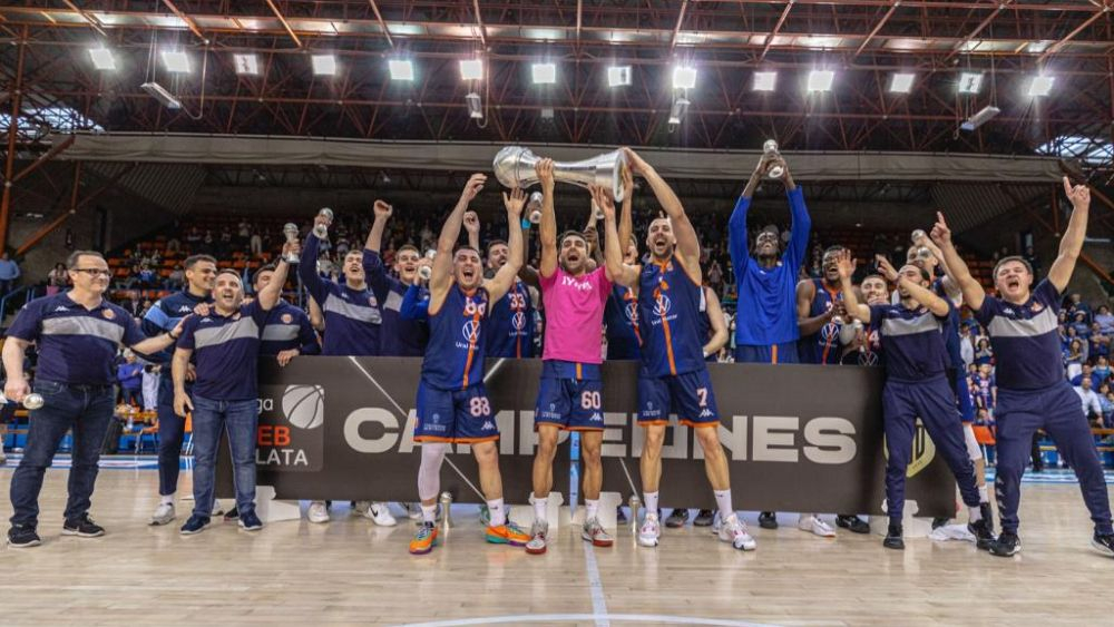 Los jugadores de UBU Tizona festejan el título en la Liga LEB Plata Los jugadores de UBU Tizona festejan el título en la Liga LEB Plata