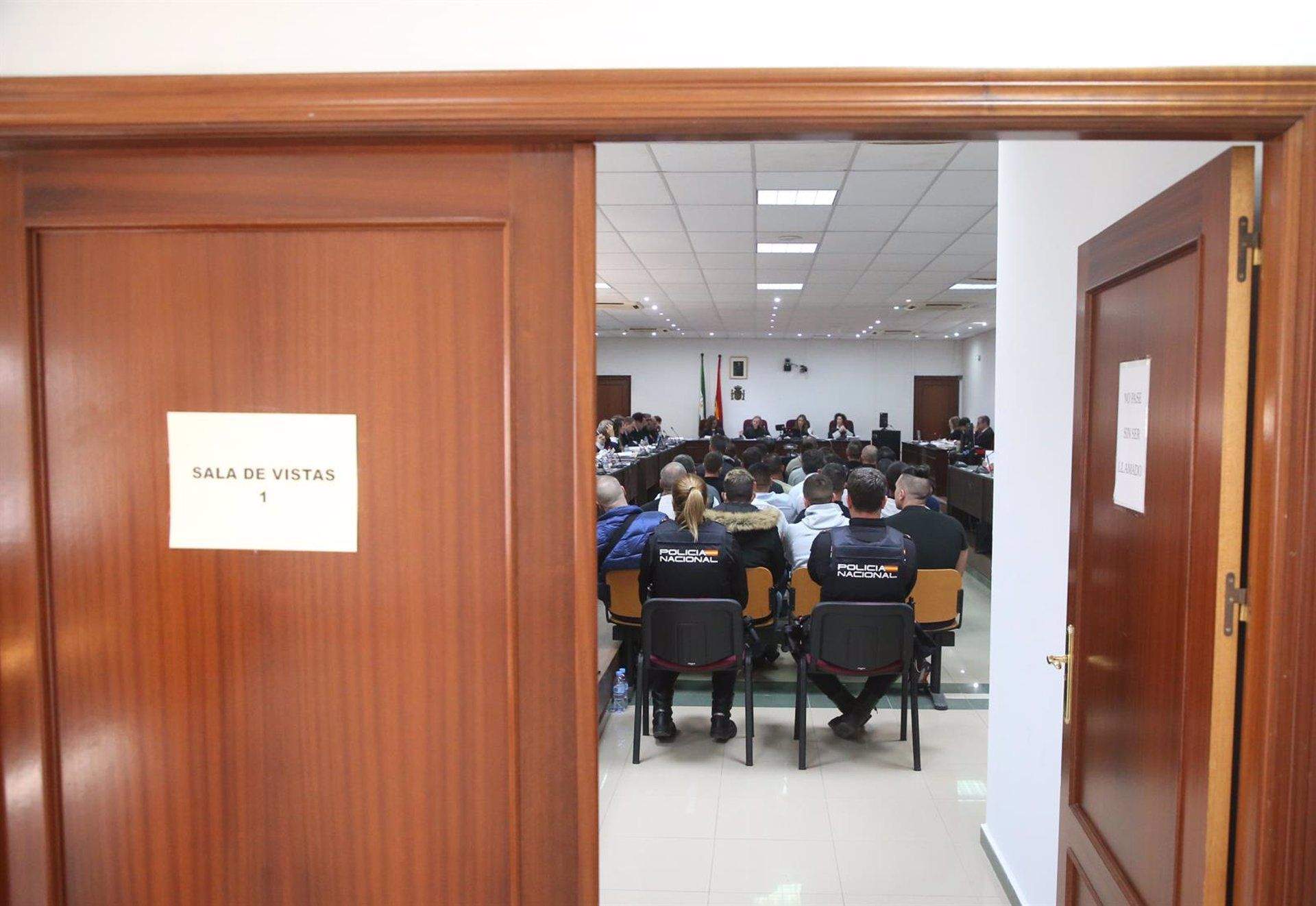 El macrojuicio de Los Castañas se reanuda con los acusados negando su relación con los hechos. Foto: Sala de la Audiencia de Algeciras el primer día de juicio contra el clan de Los Castañas. - Nono Rico - Europa Press.