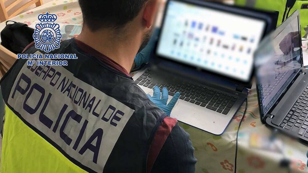 policía pornografía infantil