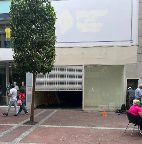 Local de Stradivarius, donde se ubicará la nueva tienda de regalos.