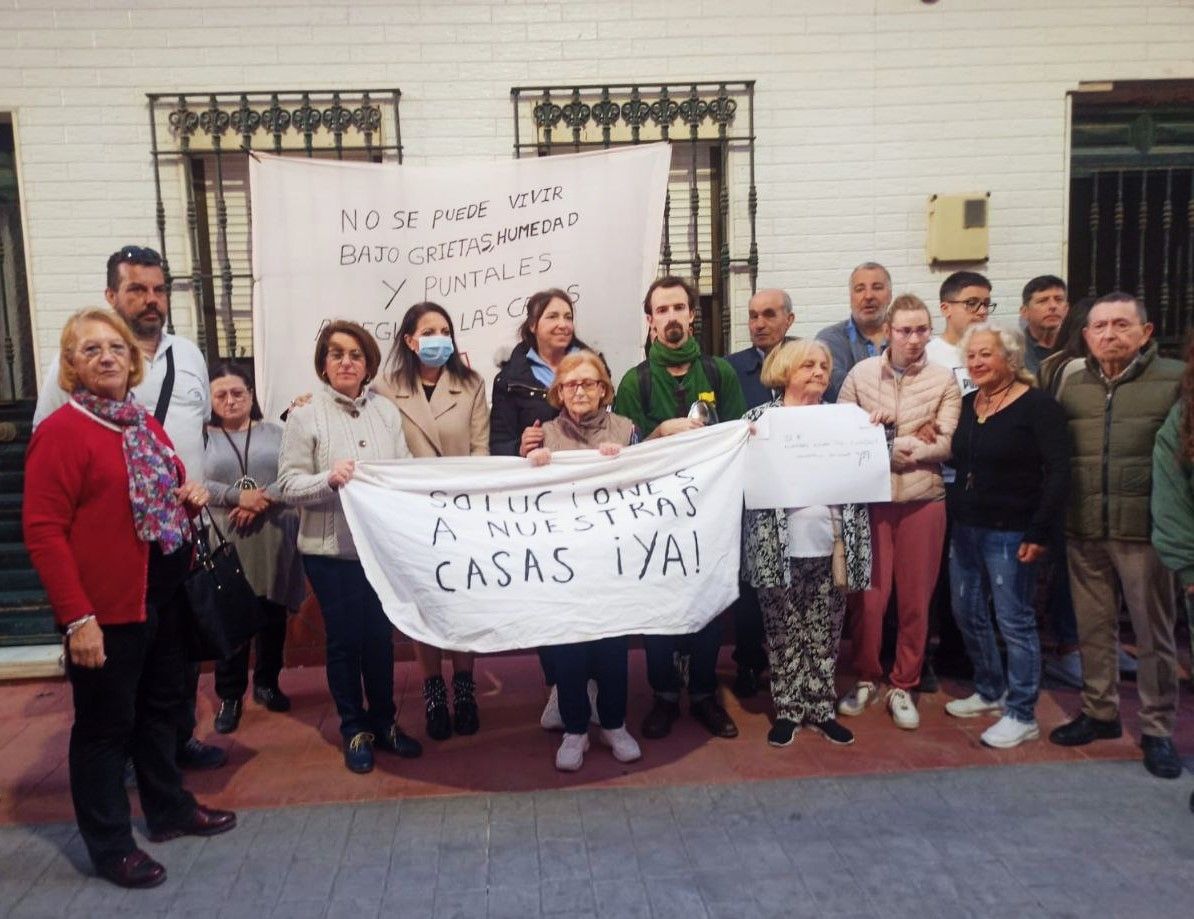 Vecinos de la calle Crespo reclaman que la reparación de sus casas sea una prioridad para el nuevo gobierno municipal. 