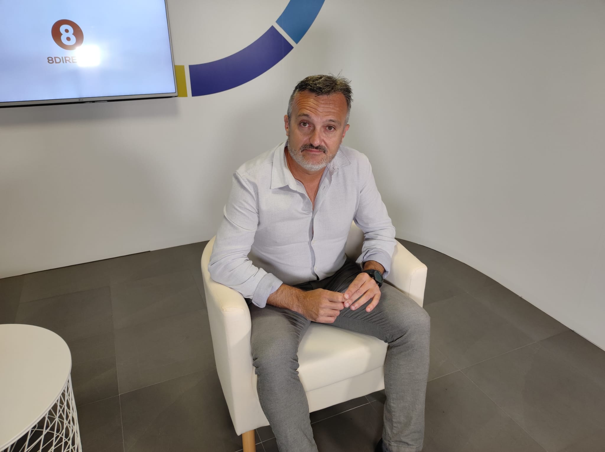 Jorge Benítez, de Nuevos Aires Tarifa en el plató de 8Directo. Imagen de archivo. 