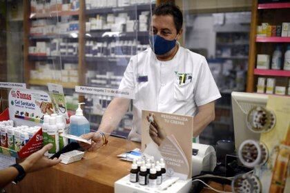 La venta de mascarillas en las farmacias aumenta un 44% en la primera semana del año.